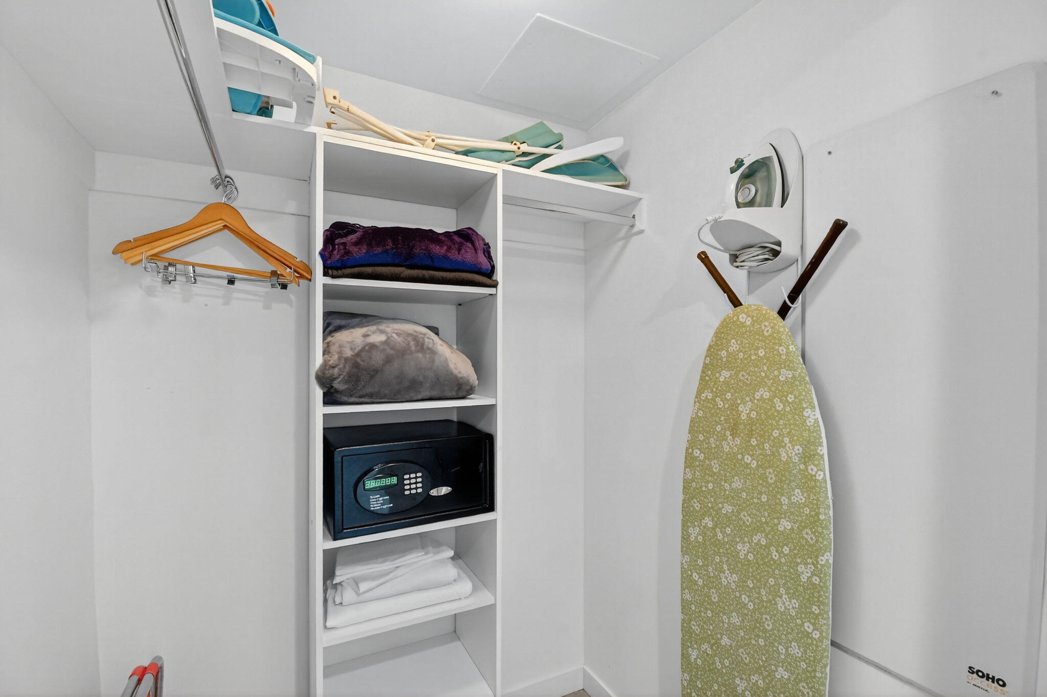 2602 East Hallandale Beach Boulevard, Unit R2210 Hallandale Beach, FL 33009 - Photo 25 of 107 29-web-or-mls-038_DSC_9368