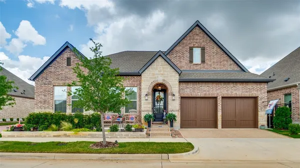 $524,900 | 2063 Spotted Fawn Drive, Arlington, TX 76005