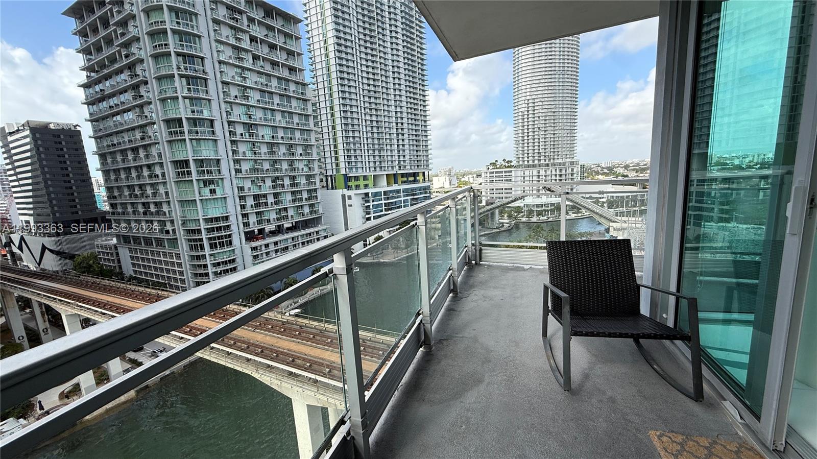 92 Southwest 3rd Street, Unit 1505 Miami, FL 33130 - Photo 13 of 39