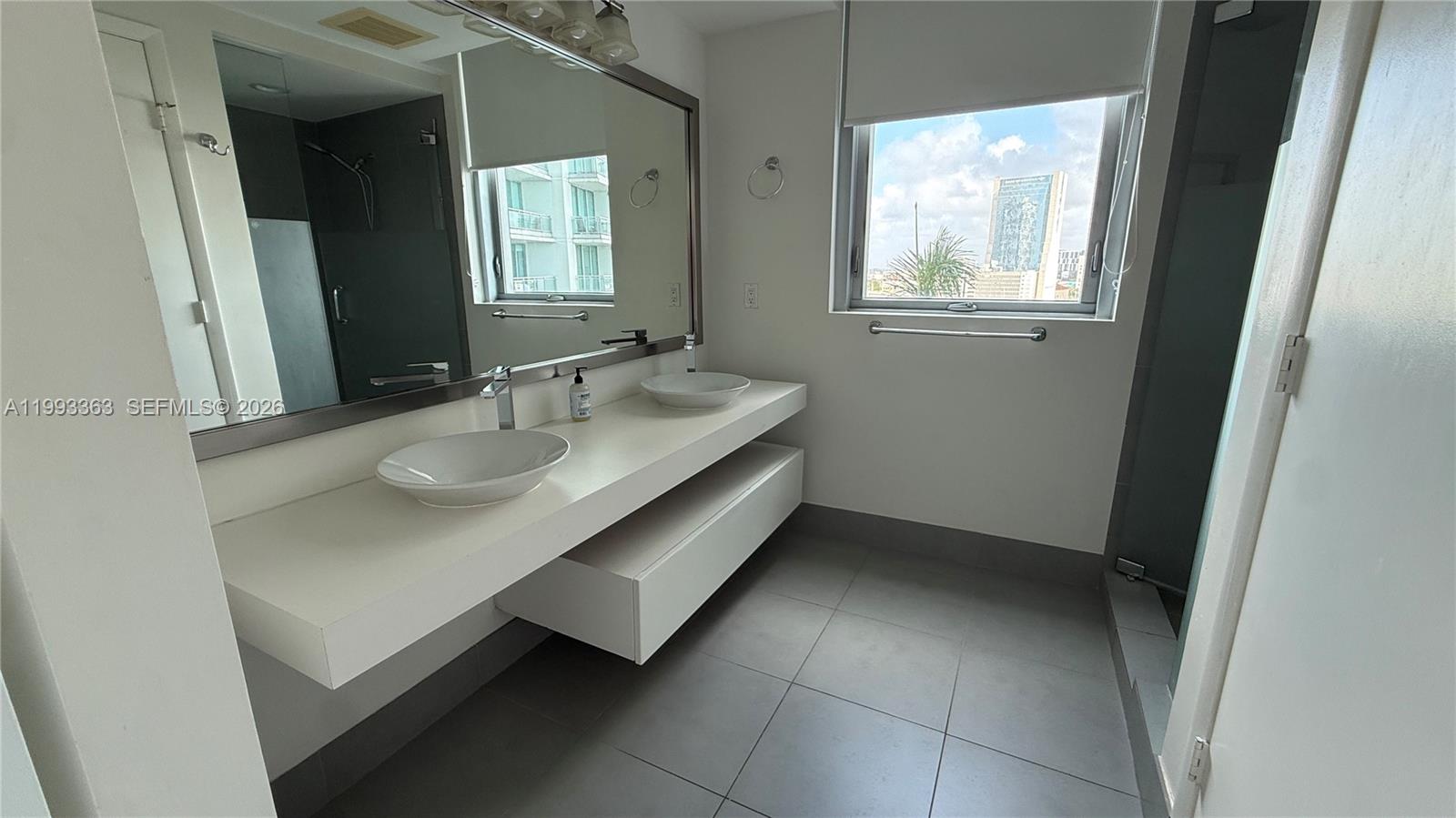 92 Southwest 3rd Street, Unit 1505 Miami, FL 33130 - Photo 15 of 39