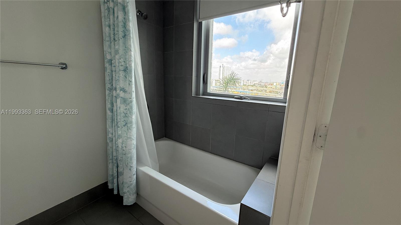 92 Southwest 3rd Street, Unit 1505 Miami, FL 33130 - Photo 21 of 39