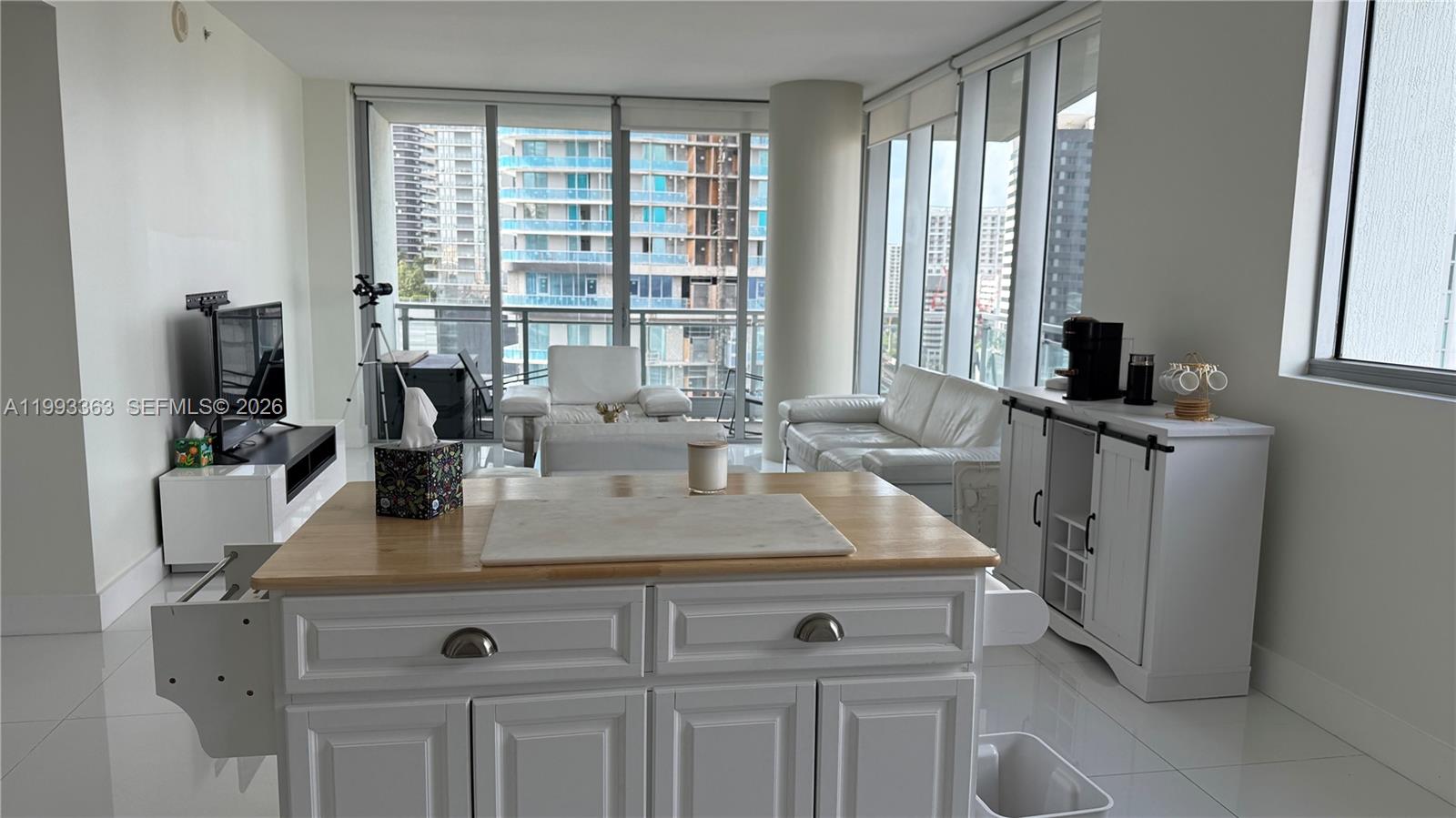 92 Southwest 3rd Street, Unit 1505 Miami, FL 33130 - Photo 5 of 39