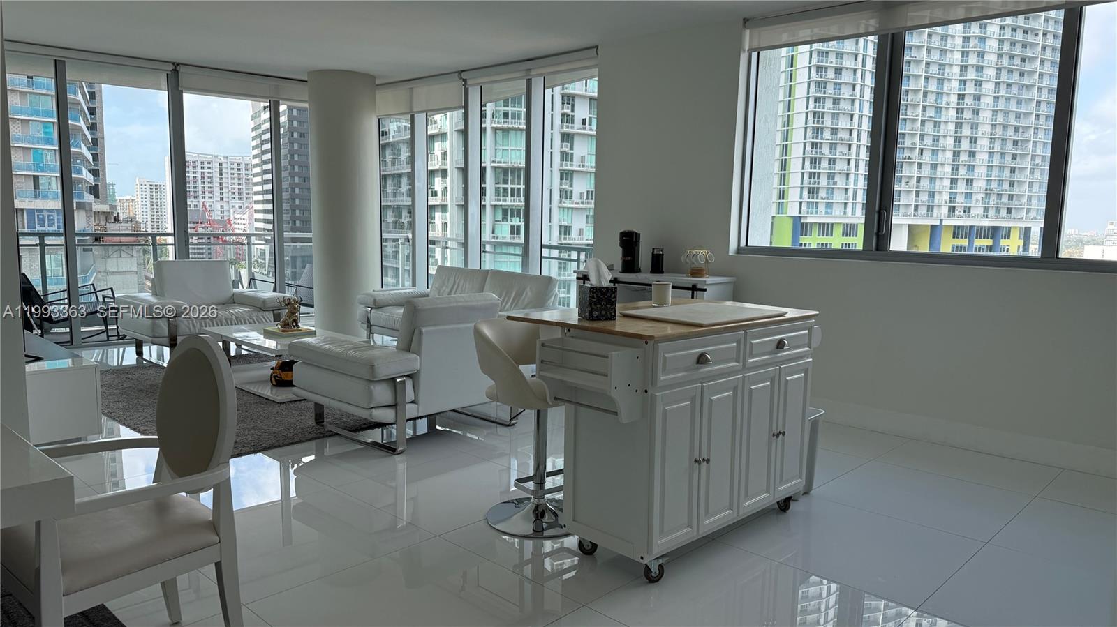 92 Southwest 3rd Street, Unit 1505 Miami, FL 33130 - Photo 6 of 39