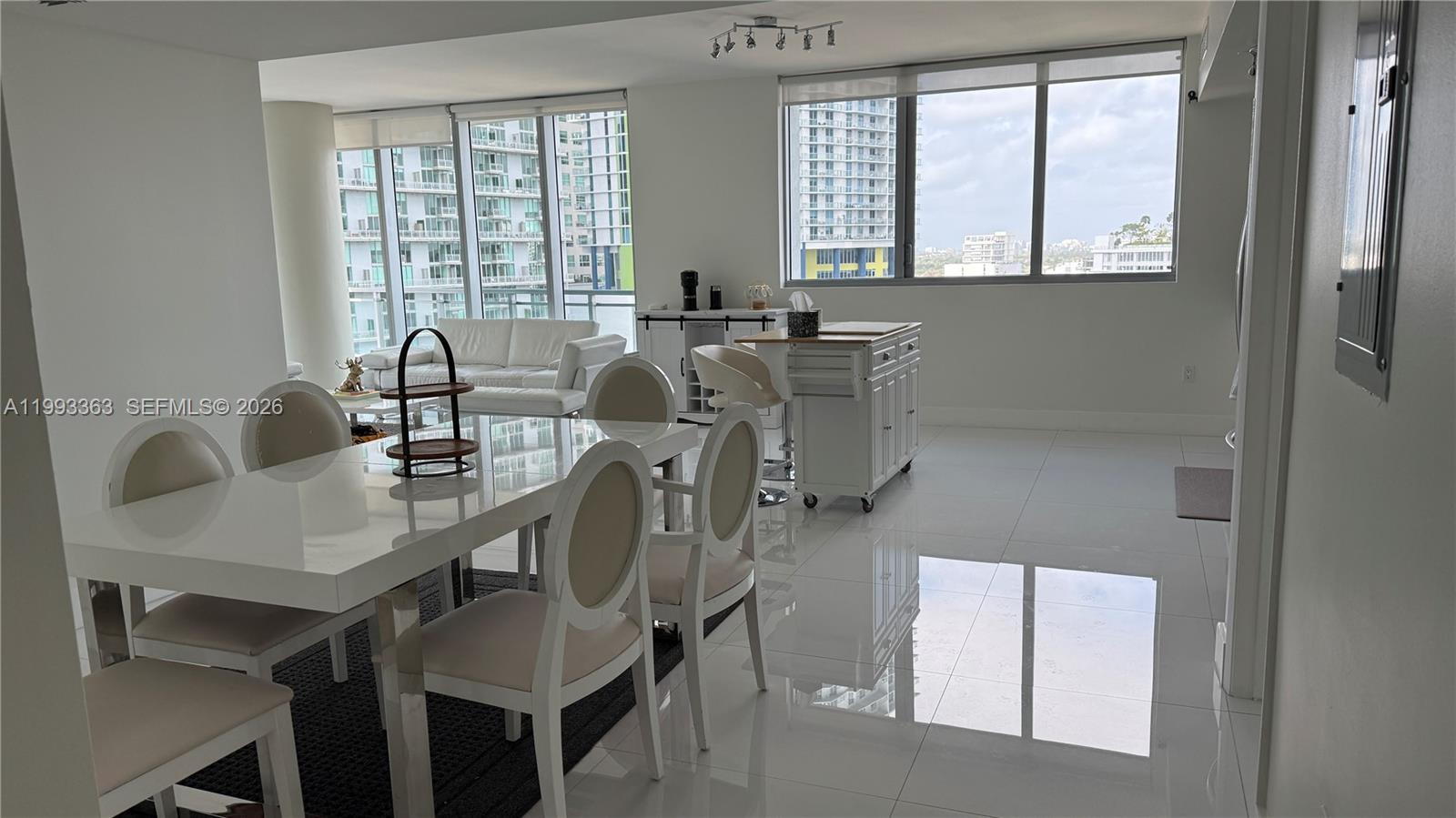 92 Southwest 3rd Street, Unit 1505 Miami, FL 33130 - Photo 7 of 39