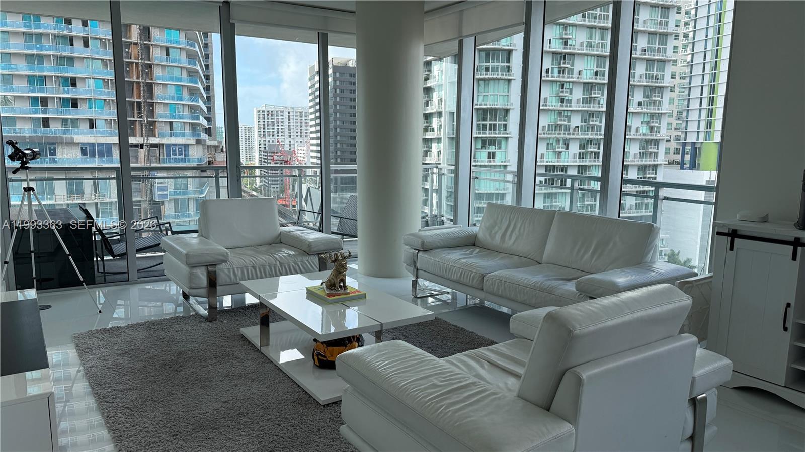 92 Southwest 3rd Street, Unit 1505 Miami, FL 33130 - Photo 8 of 39