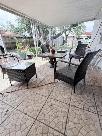 $4,100 | 957 West 67th Street, Hialeah, FL 33012
