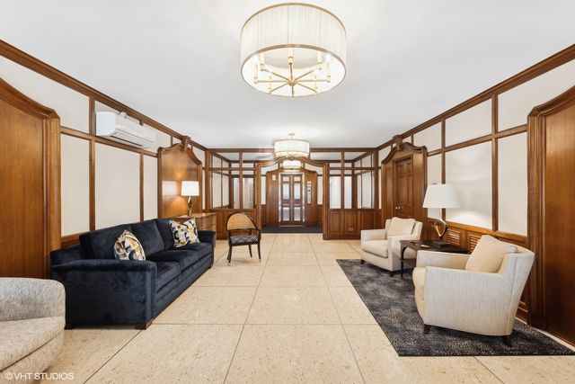 $625,000 | 1410 Sheridan Road, Unit 3A, Wilmette, IL 60091