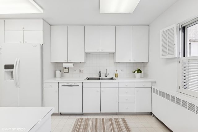 $625,000 | 1410 Sheridan Road, Unit 3A, Wilmette, IL 60091