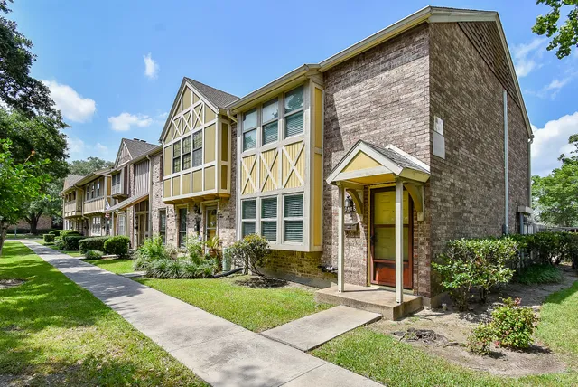 $177,000 | 10488 Hammerly Boulevard, Unit 81, Houston, TX 77043