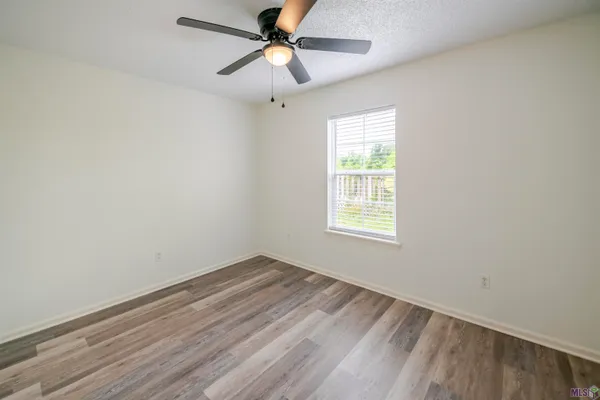 $1,400 | 261 Bon Jovi Boulevard, Gray, LA 70359