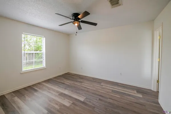 $1,400 | 261 Bon Jovi Boulevard, Gray, LA 70359