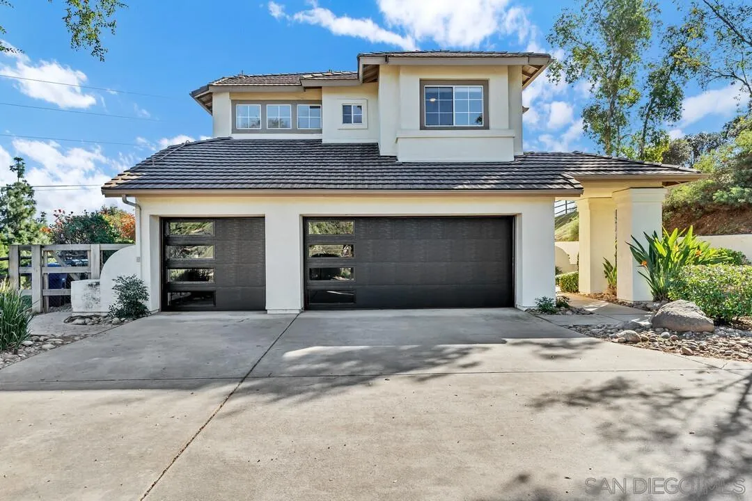 1198 Hanover Place Alpine, CA 91901 - Photo 4 of 68 a house with a outdoor space