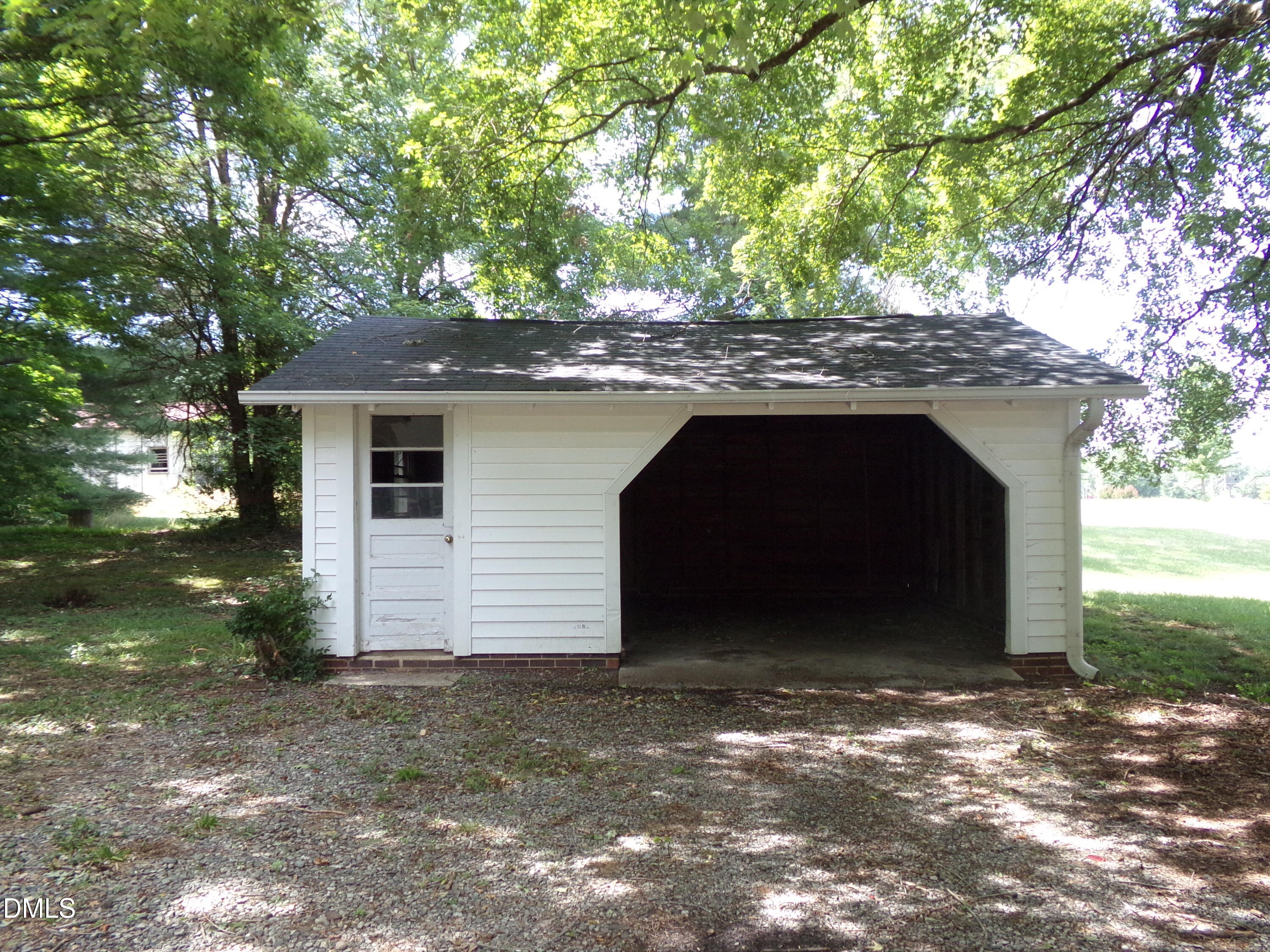 511 Cheeks Lane Graham, NC 27253 - Photo 5 of 16