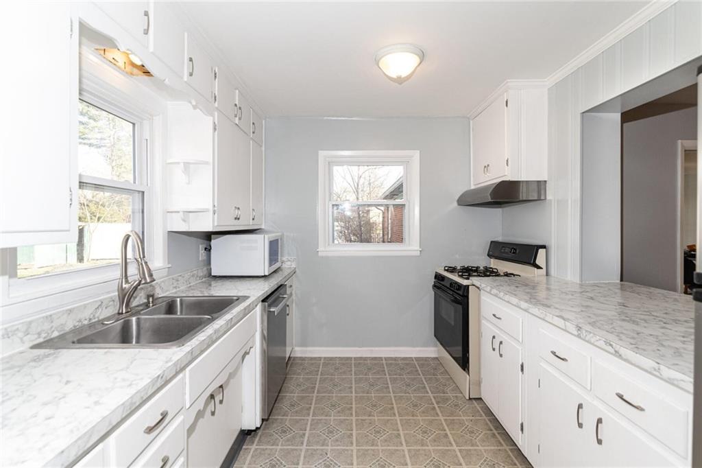1426 Shawnee Road Indianapolis, IN 46260 - Photo 16 of 36 Gallery Image 16