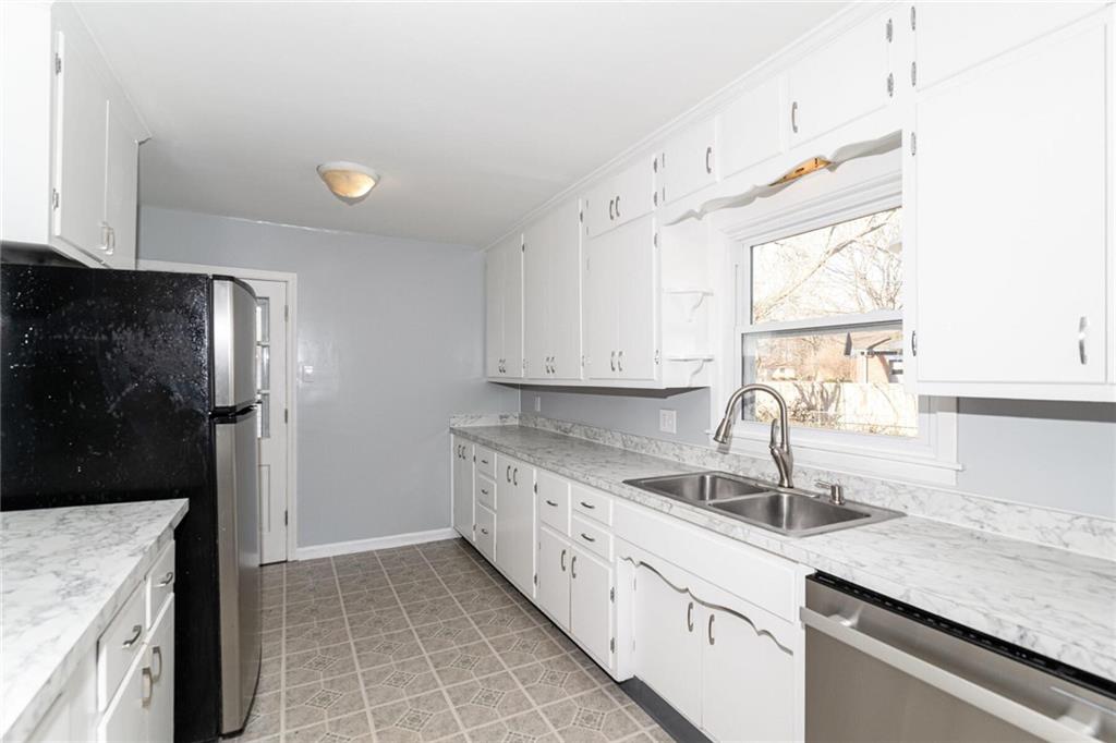1426 Shawnee Road Indianapolis, IN 46260 - Photo 17 of 36 Gallery Image 17