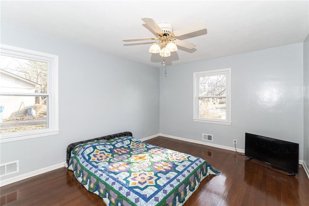 1426 Shawnee Road Indianapolis, IN 46260 - Photo 26 of 36 Gallery Image 26