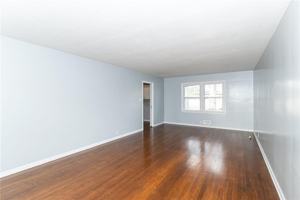 1426 Shawnee Road Indianapolis, IN 46260 - Photo 6 of 36 Gallery Image 6