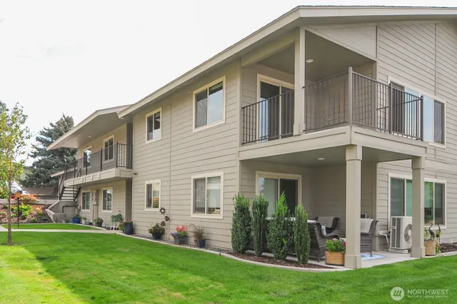 $450,000 | 520 11th Street Northeast, Unit 21, East Wenatchee, WA 98802