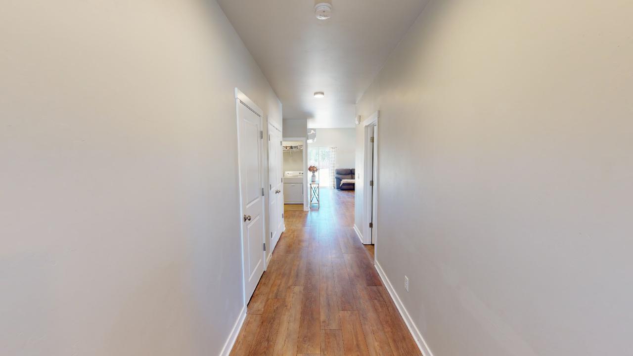 16475 Bassett Road La Pine, OR 97739 - Photo 18 of 25 Hallway, Entrance