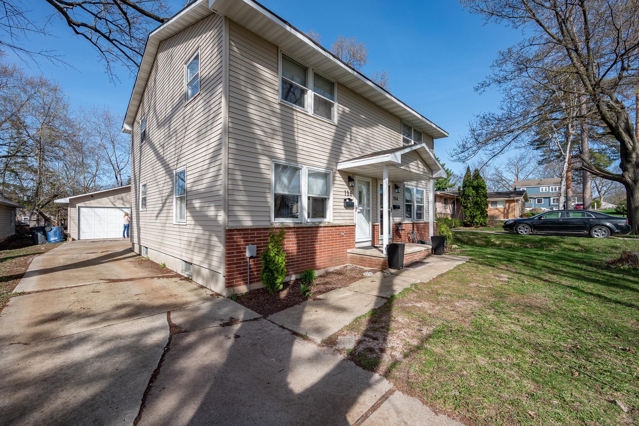 154 Bryan Street Green Bay, WI 54301 - Photo 3 of 41