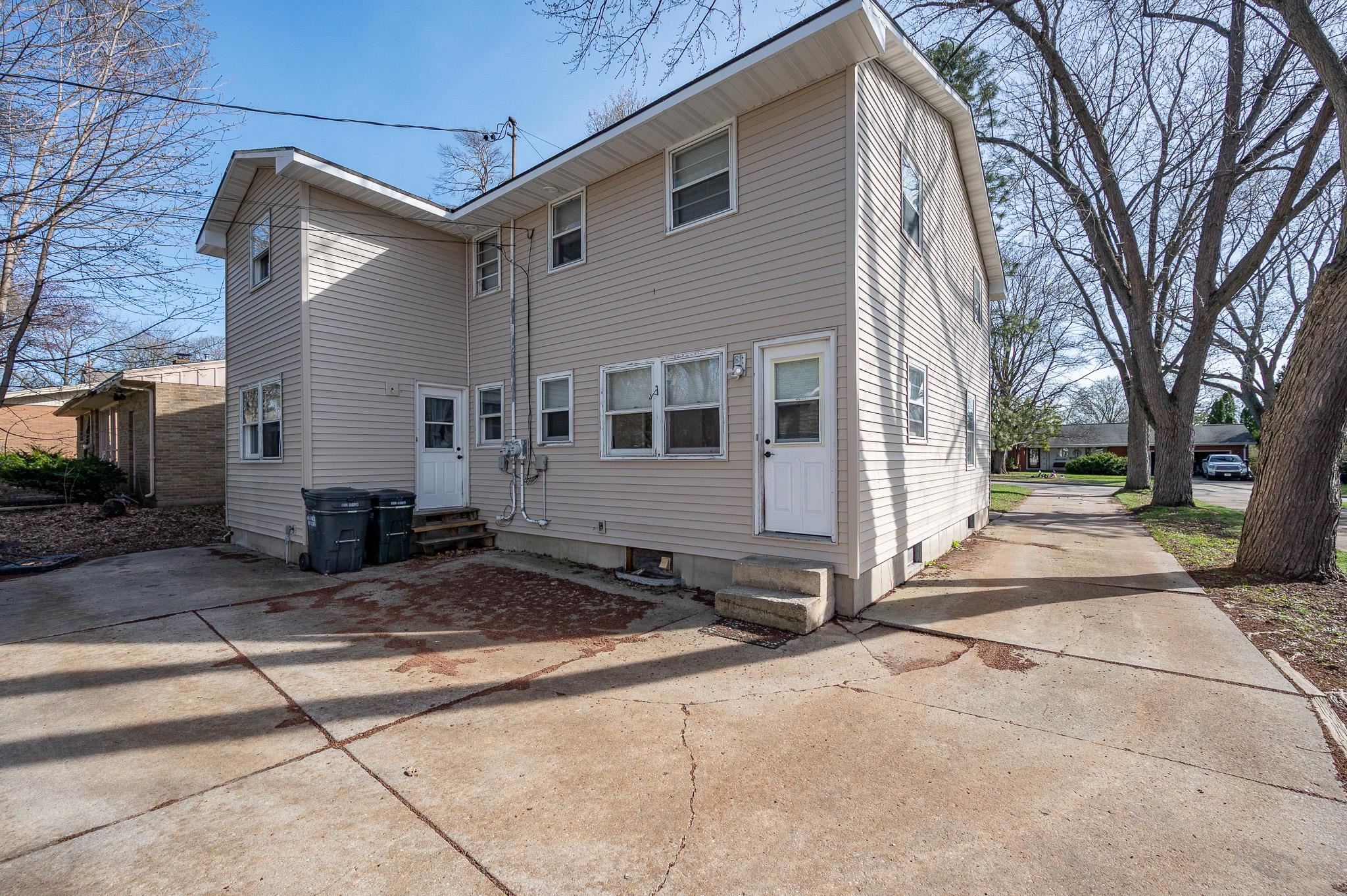 154 Bryan Street Green Bay, WI 54301 - Photo 4 of 41