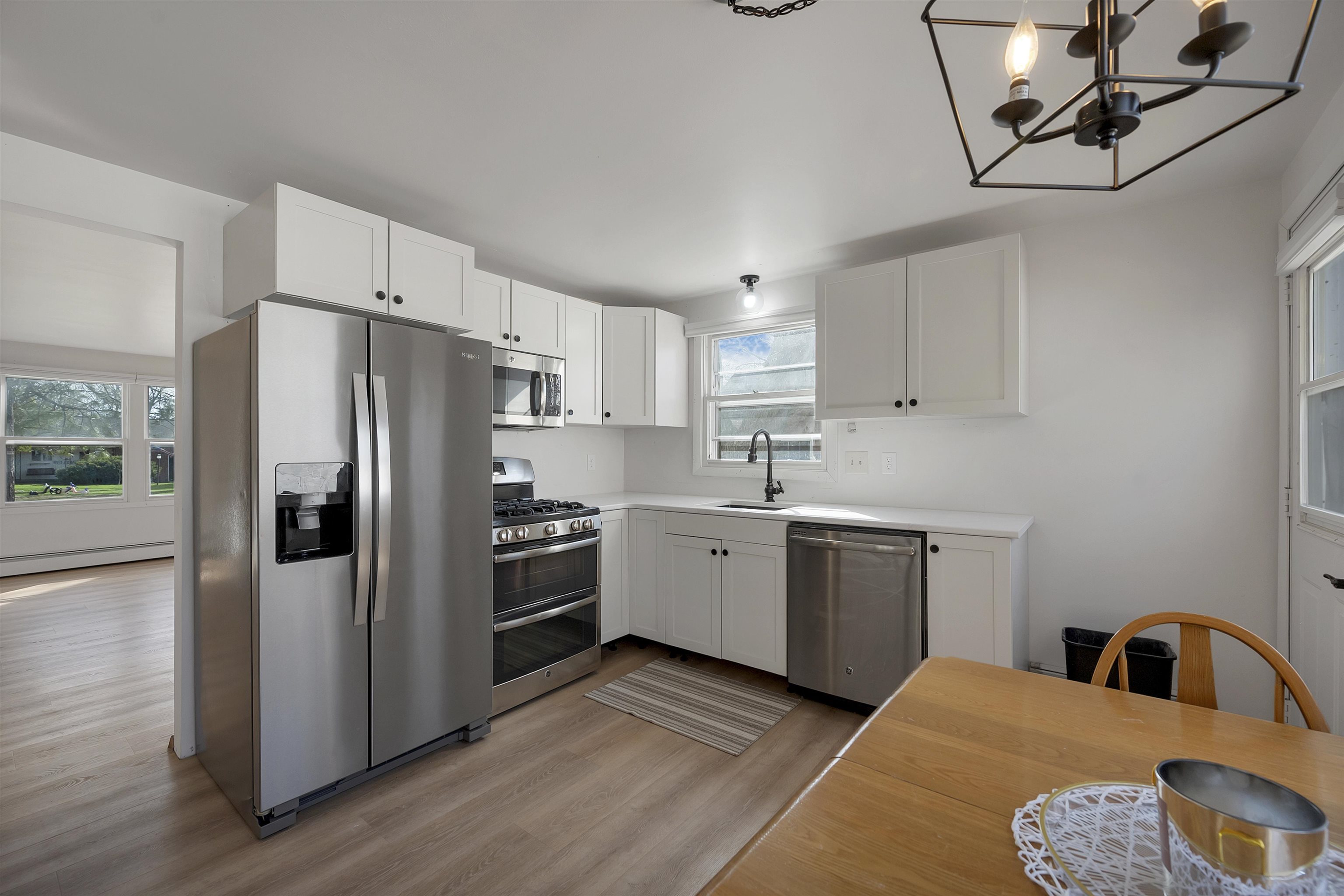 154 Bryan Street Green Bay, WI 54301 - Photo 10 of 41