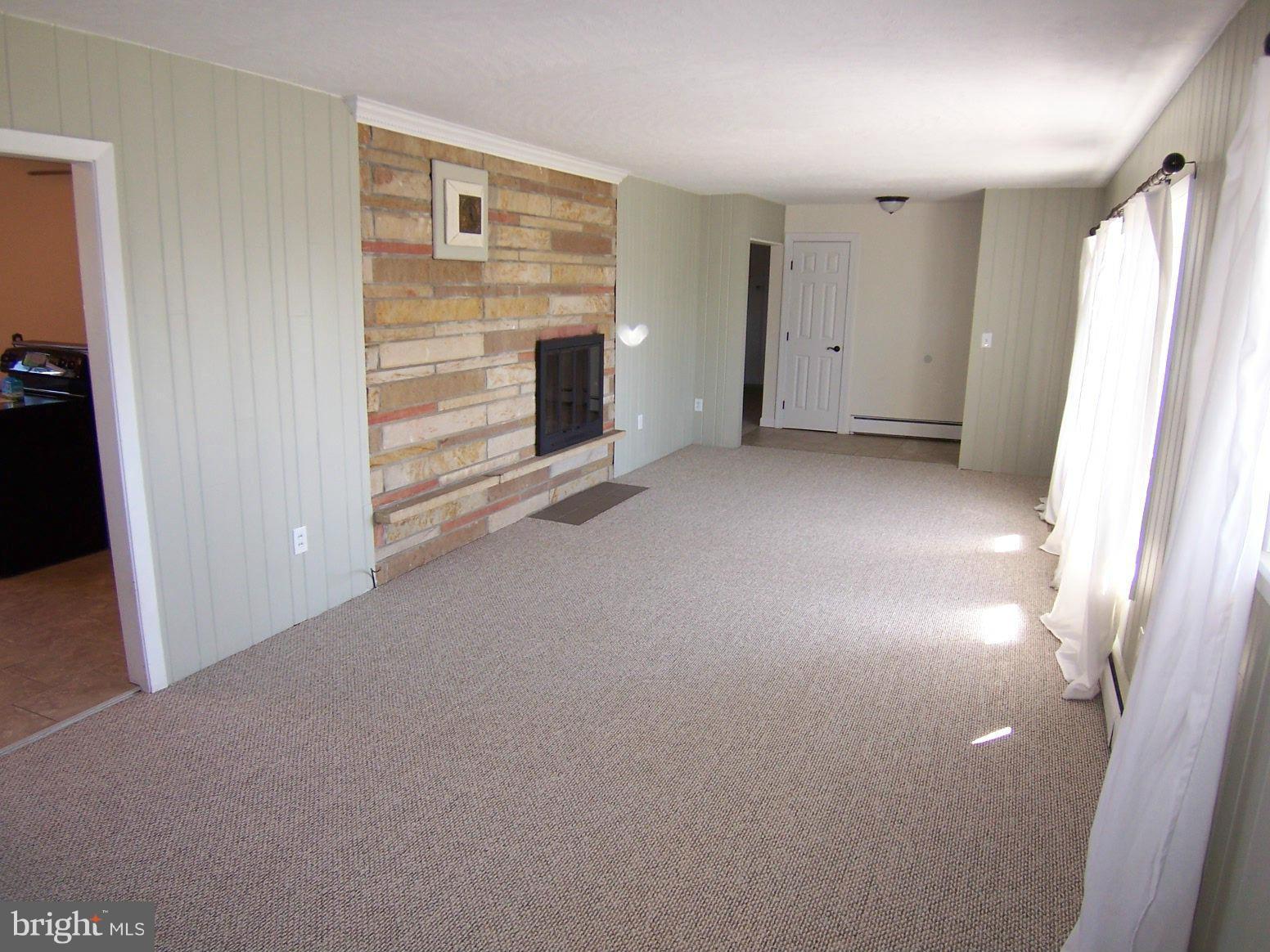 3926 West Chapel Road Aberdeen, MD 21001 - Photo 6 of 29 Living Room