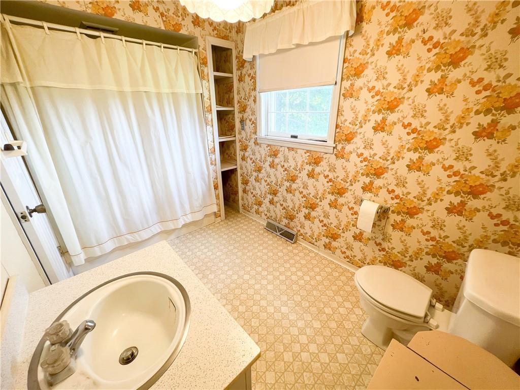 117 North Eberhart Road Butler, PA 16001 - Photo 12 of 21
