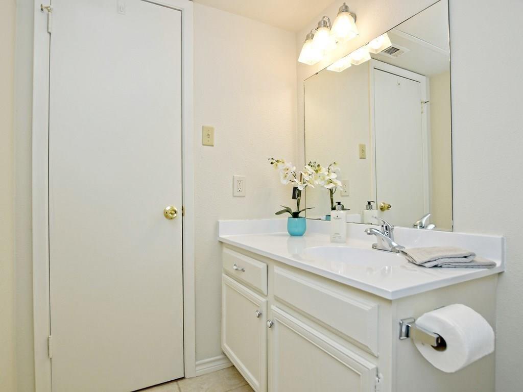 4159 Steck Avenue, Unit 278 Austin, TX 78759 - Photo 25 of 30 Bathroom with vanity