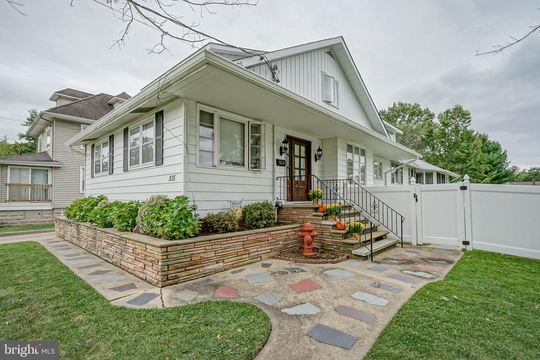 515 Clements Bridge Road Barrington, NJ 08007 - Photo 4 of 48