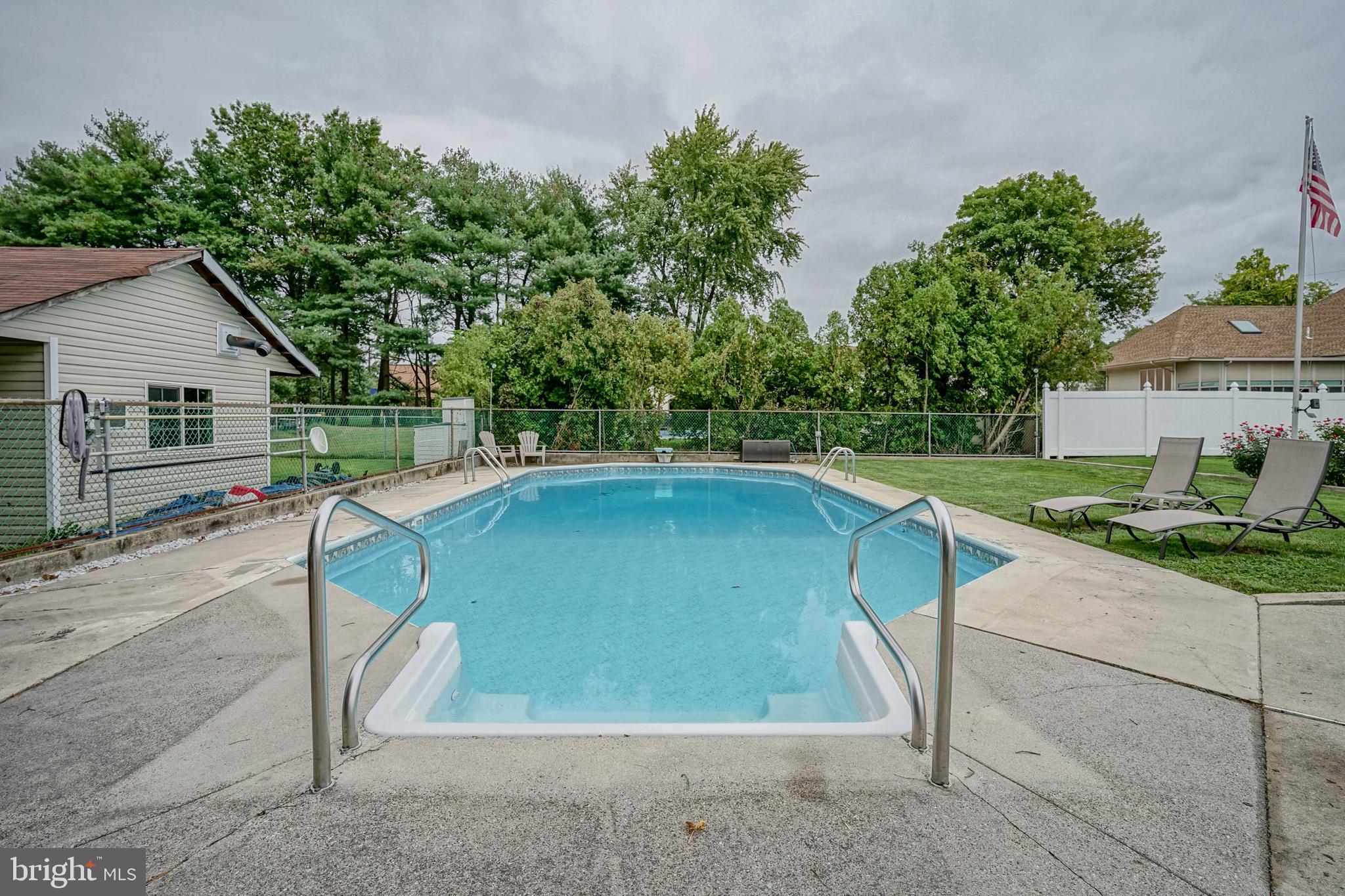 515 Clements Bridge Road Barrington, NJ 08007 - Photo 7 of 48