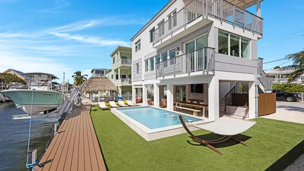 $2,315,000 | 704 Grouper Lane, Key Largo, FL 33037