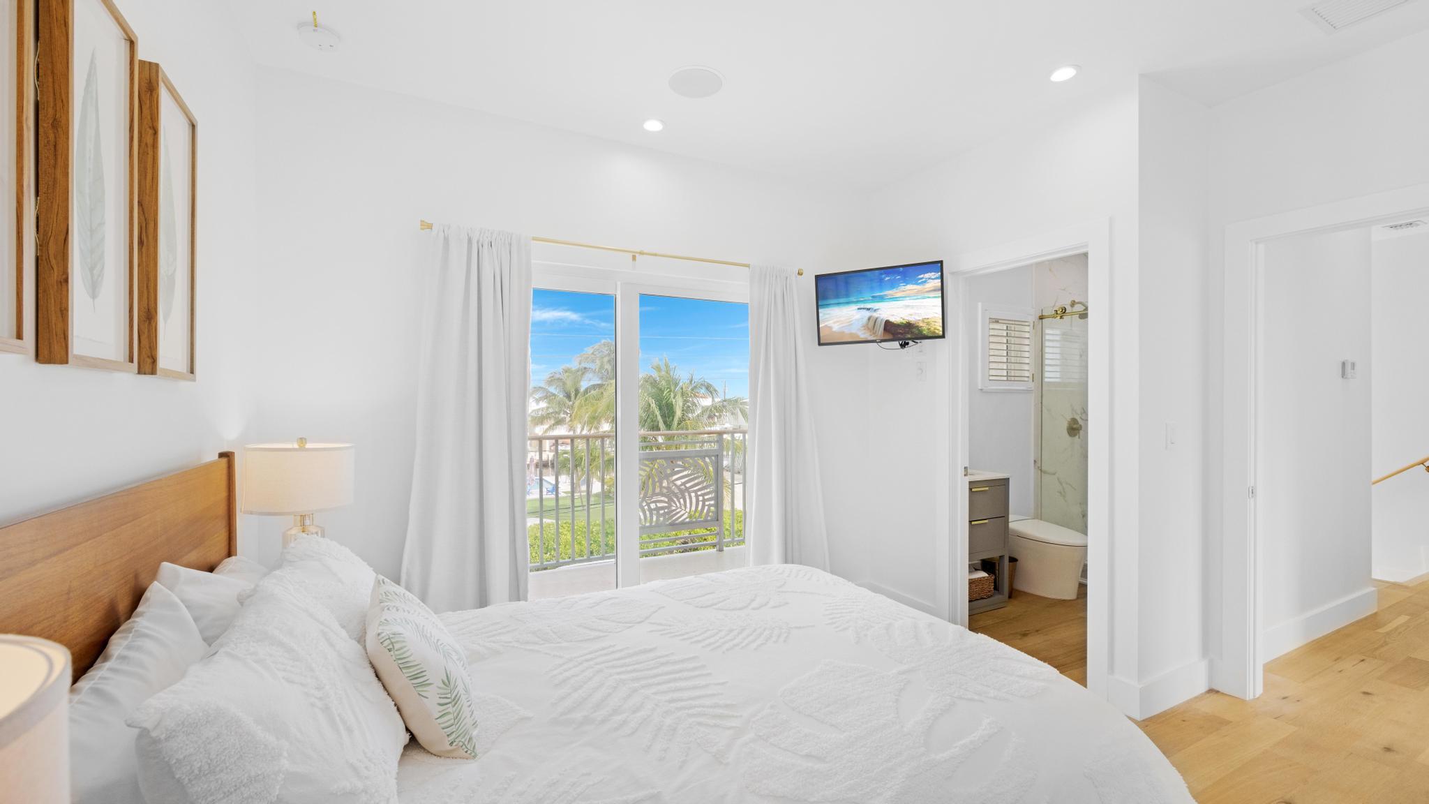 704 Grouper Lane Key Largo, FL 33037 - Photo 23 of 26 Interior 9