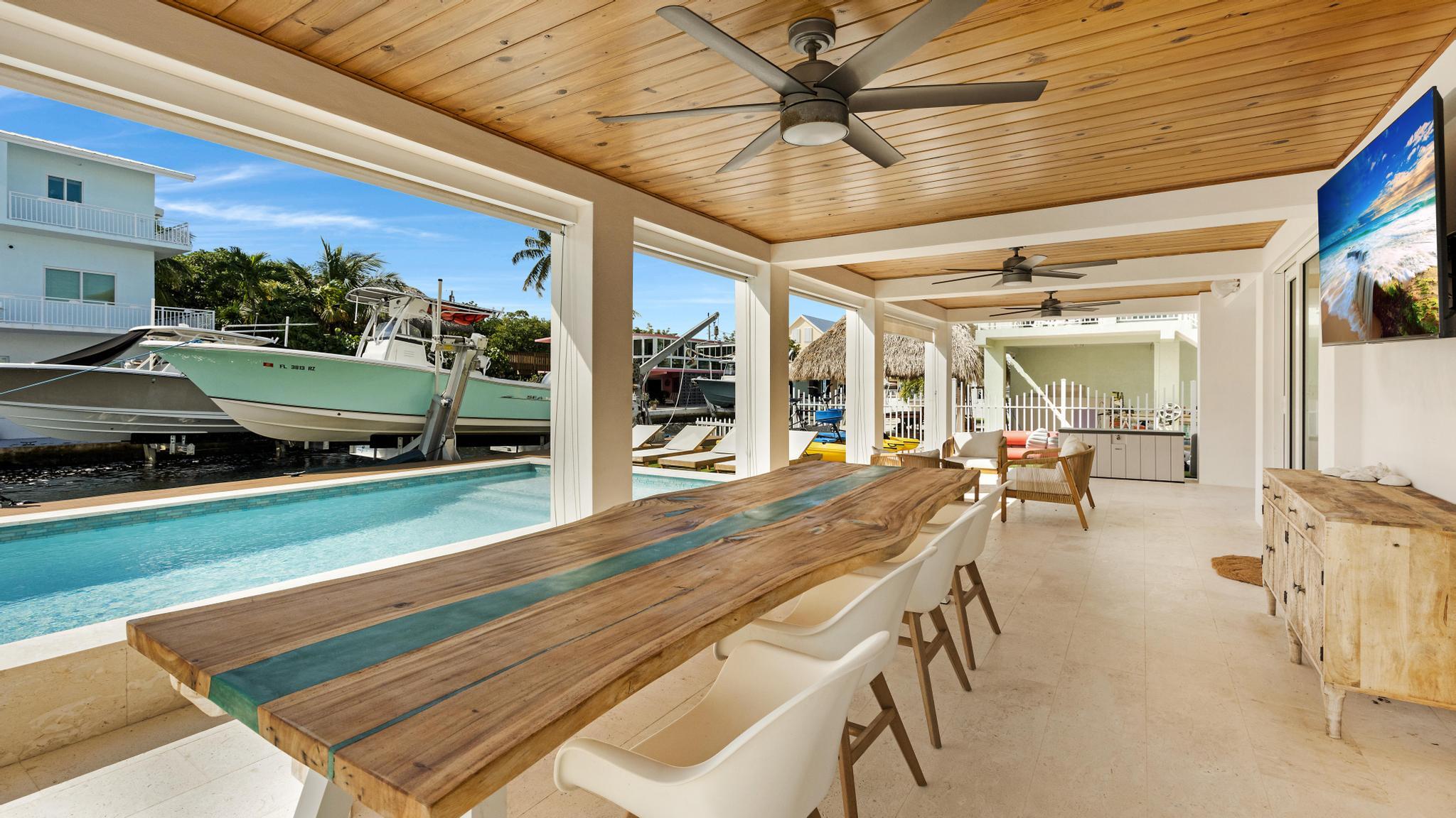 704 Grouper Lane Key Largo, FL 33037 - Photo 6 of 26 Exterior 8