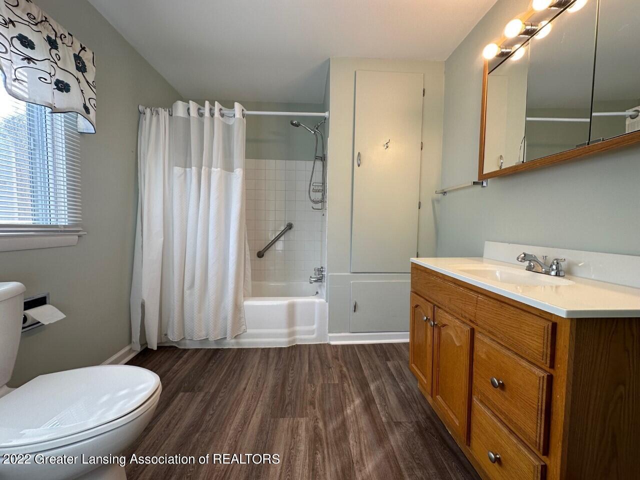 2601 North Aurelius Road Lansing, MI 48910 - Photo 9 of 26 thumbnail_IMG_0313