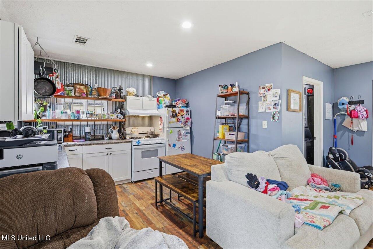 389 Moss Road Canton, MS 39046 - Photo 12 of 46 26-389 Moss Rd _ Home Tours MS