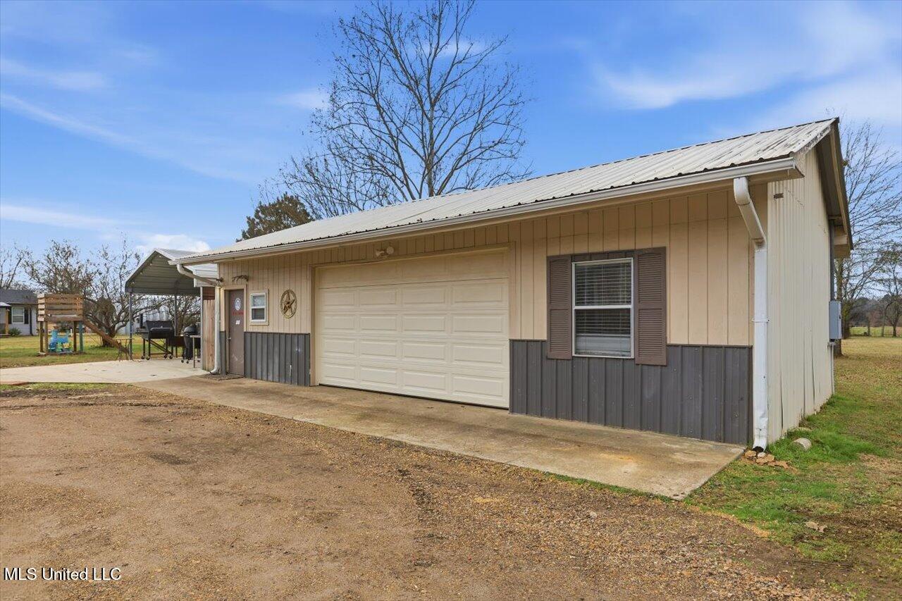 389 Moss Road Canton, MS 39046 - Photo 28 of 46 42-389 Moss Rd _ Home Tours MS