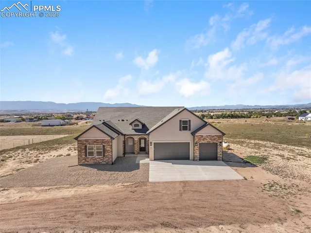 a picture of a room with a floor plan