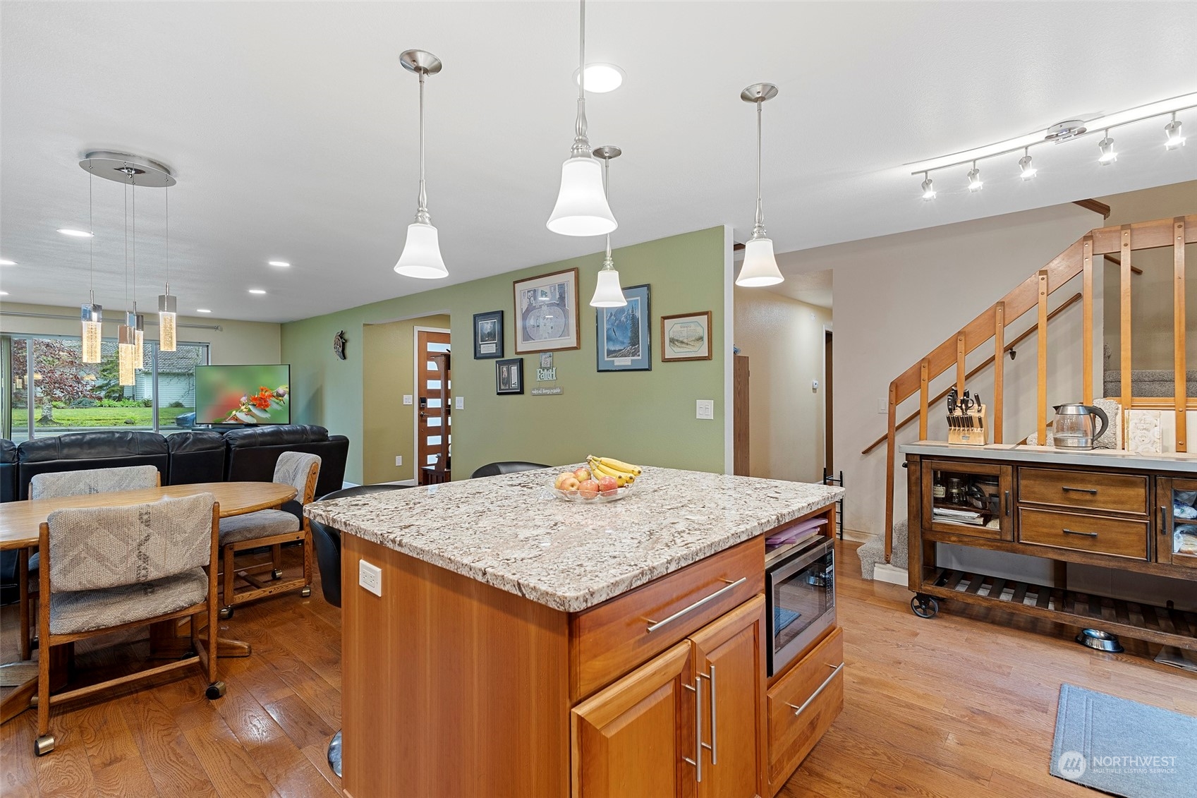 208 North Waugh Road Mount Vernon, WA 98273 - Photo 13 of 32 Gallery Image 13