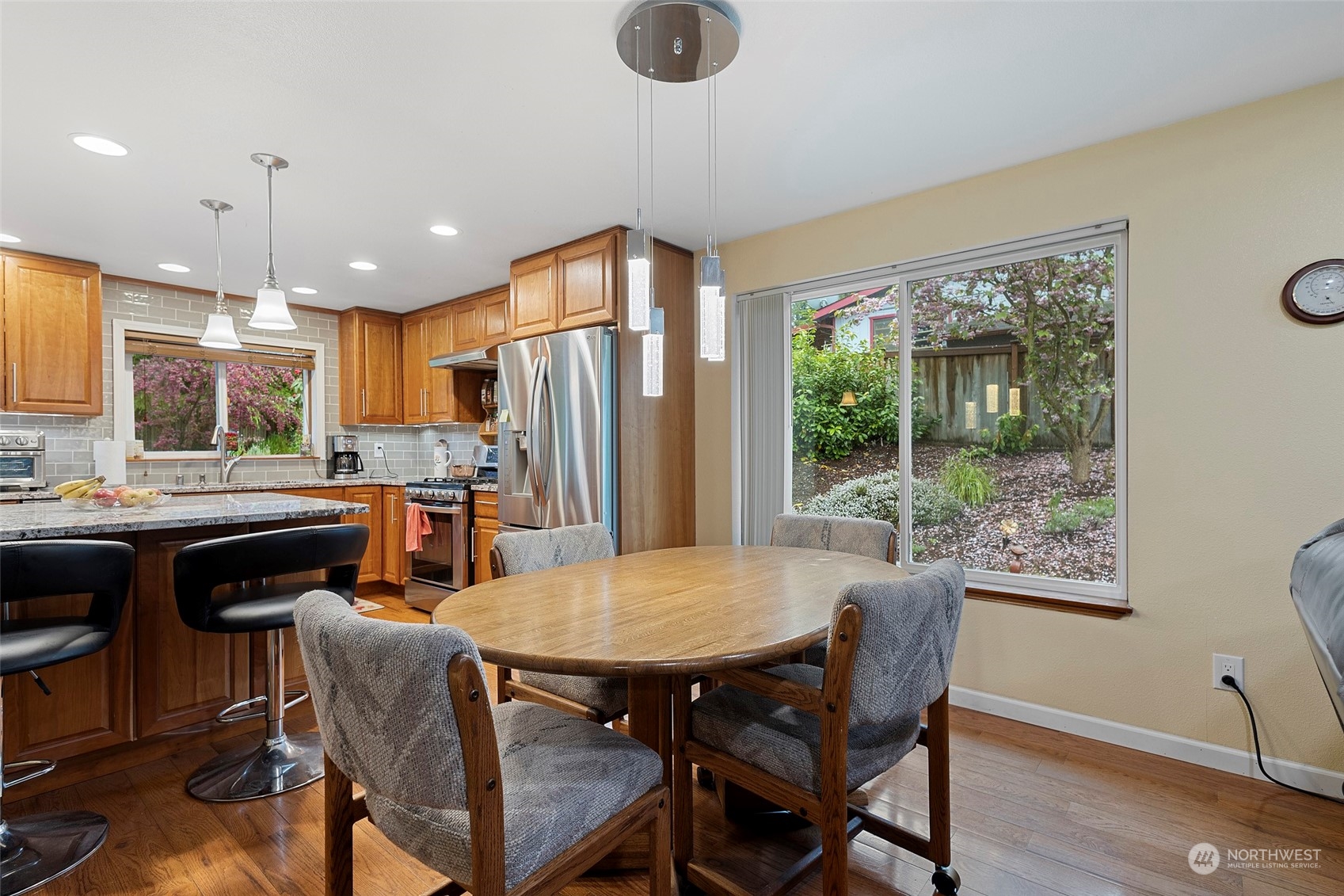208 North Waugh Road Mount Vernon, WA 98273 - Photo 8 of 32 Gallery Image 8
