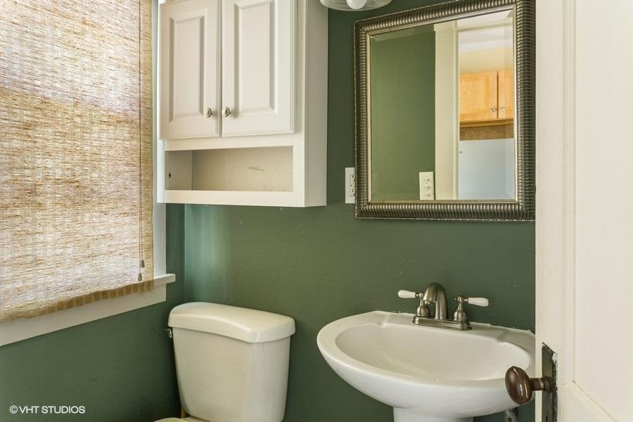 15657 Lakeshore Road, Unit 2 Union Pier, MI 49129 - Photo 13 of 19 Bathroom
