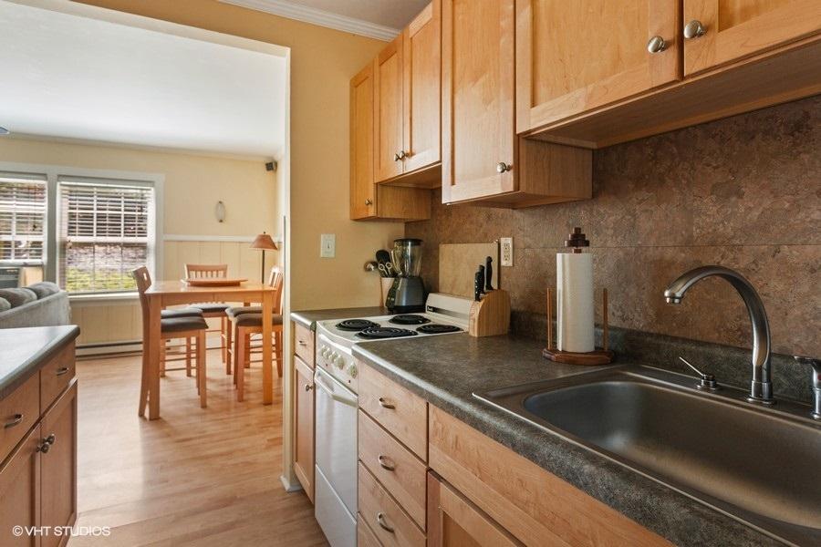 15657 Lakeshore Road, Unit 2 Union Pier, MI 49129 - Photo 7 of 19 Kitchen