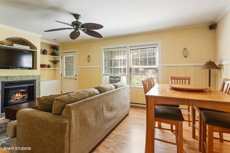 15657 Lakeshore Road, Unit 2 Union Pier, MI 49129 - Photo 9 of 19 Living/Dining