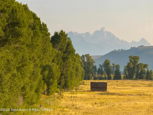$33,500,000 | 120 Acres South Park Loop Road, Jackson, WY 83001