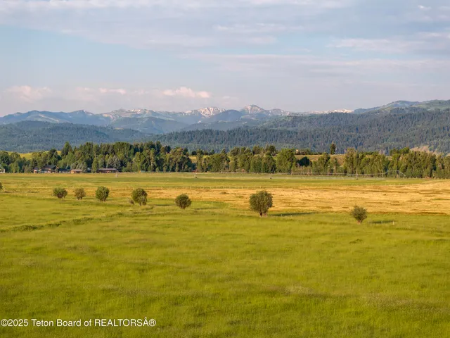 $33,500,000 | 120 Acres South Park Loop Road, Jackson, WY 83001