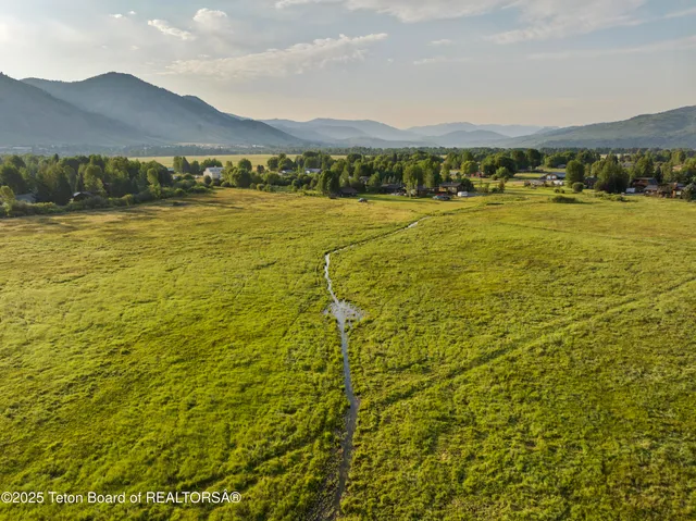 $33,500,000 | 120 Acres South Park Loop Road, Jackson, WY 83001