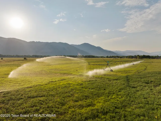 $33,500,000 | 120 Acres South Park Loop Road, Jackson, WY 83001