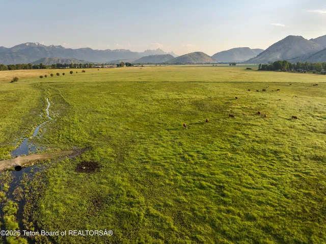 $33,500,000 | 120 Acres South Park Loop Road, Jackson, WY 83001