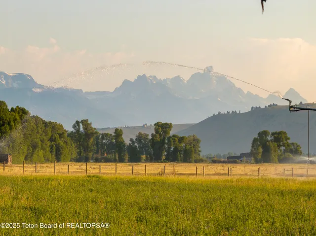 $33,500,000 | 120 Acres South Park Loop Road, Jackson, WY 83001