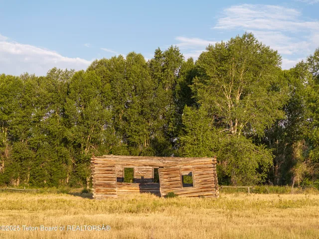 $33,500,000 | 120 Acres South Park Loop Road, Jackson, WY 83001